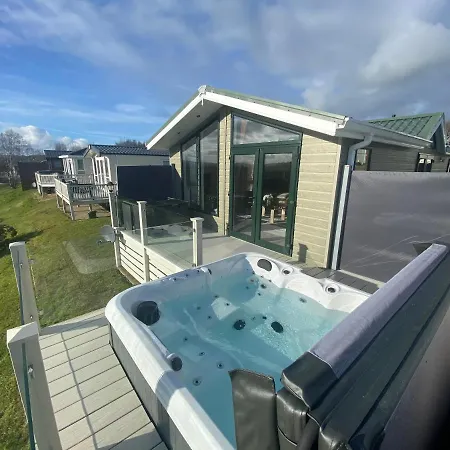 Hot Tub Lodge With Panoramic Views & Free Golf Swarland Exterior photo