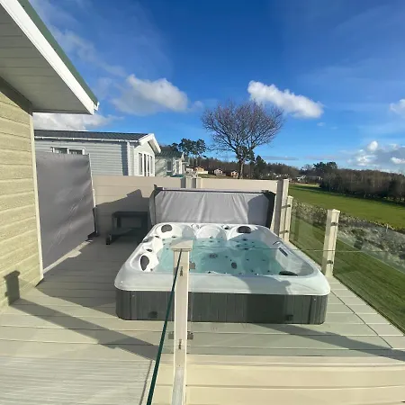 Hot Tub Lodge With Panoramic Views & Free Golf Swarland Exterior photo