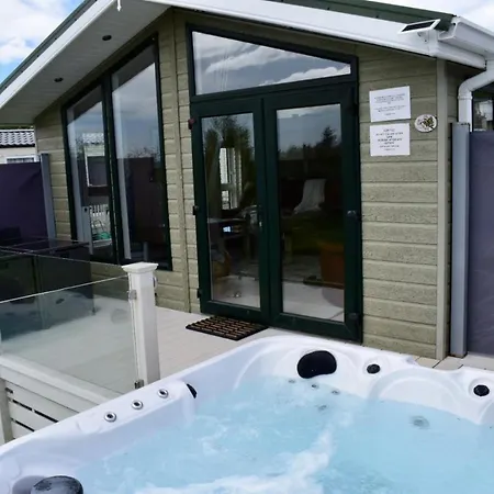 Hot Tub Lodge With Panoramic Views & Free Golf Swarland Exterior photo