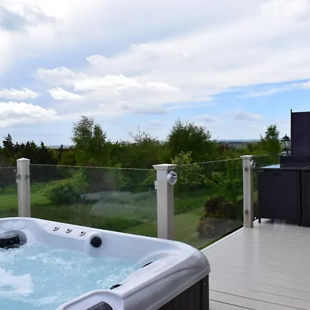 Hot Tub Lodge With Panoramic Views & Free Golf Swarland Exterior photo