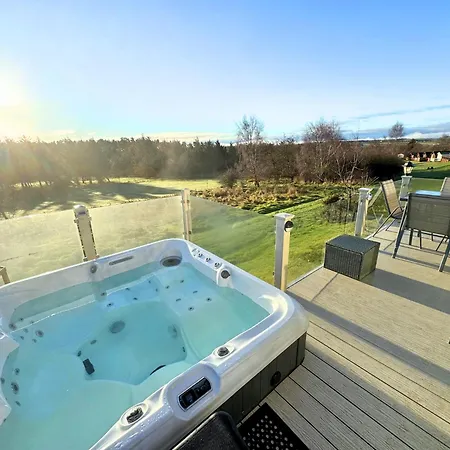 Hot Tub Lodge With Panoramic Views & Free Golf Swarland Exterior photo
