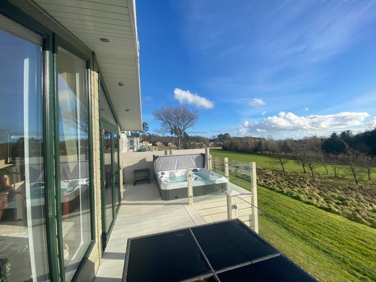 Hot Tub With Panoramic Views & Free Golf *