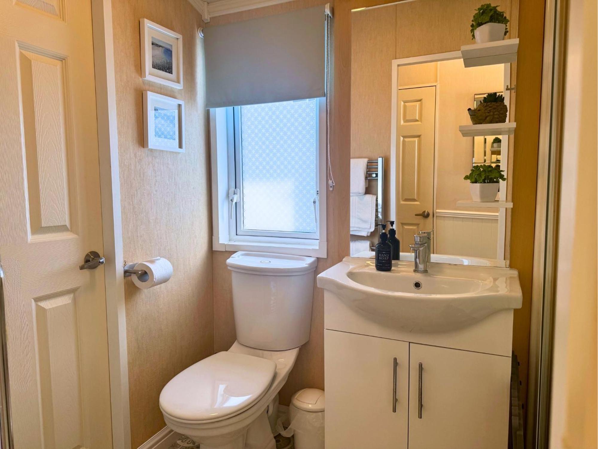 Hot Tub With Panoramic Views & Free Golf Apartment Swarland