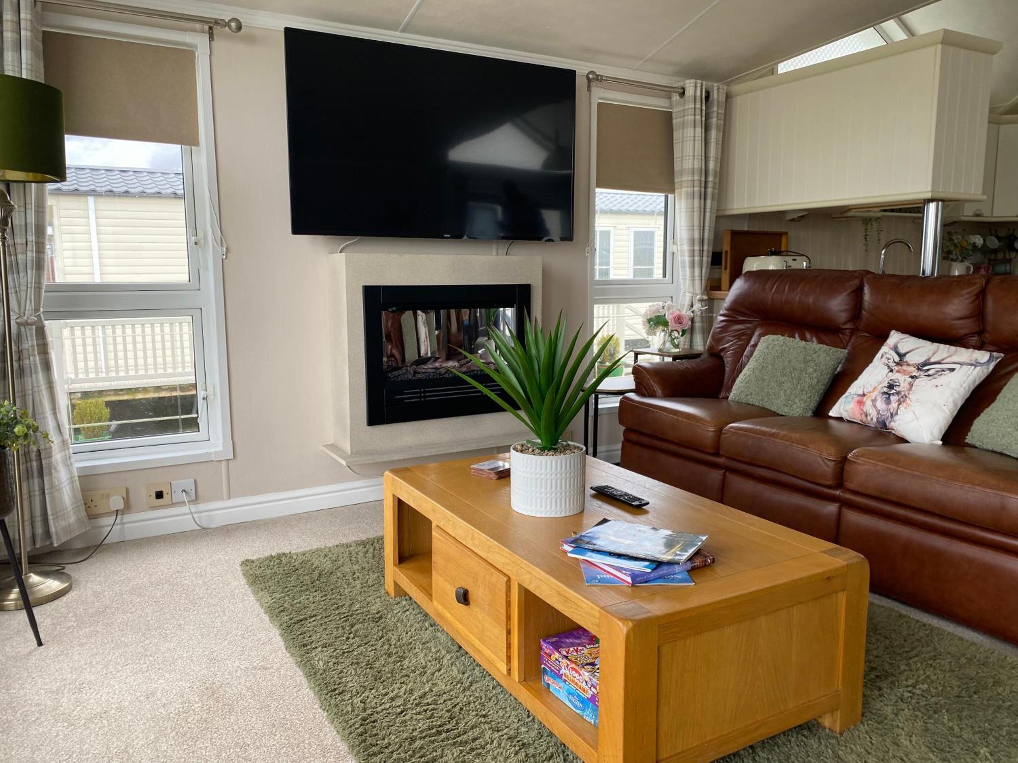 Hot Tub With Panoramic Views & Free Golf Apartment *