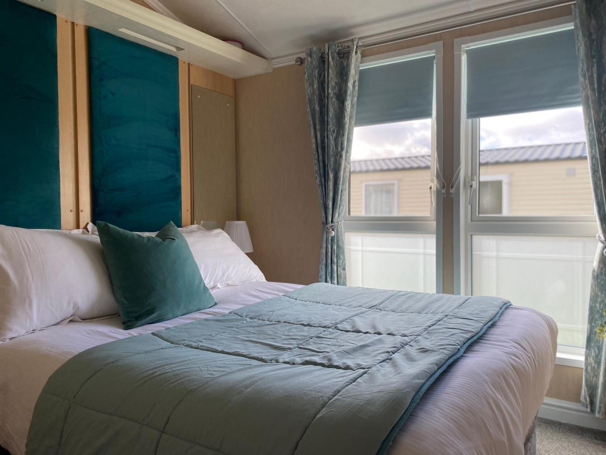 Hot Tub With Panoramic Views & Free Golf Apartment Swarland